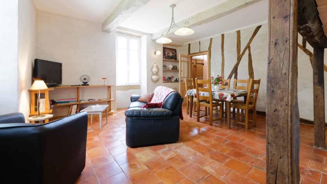 Le Guitou Villa Monlezun Eksteriør billede